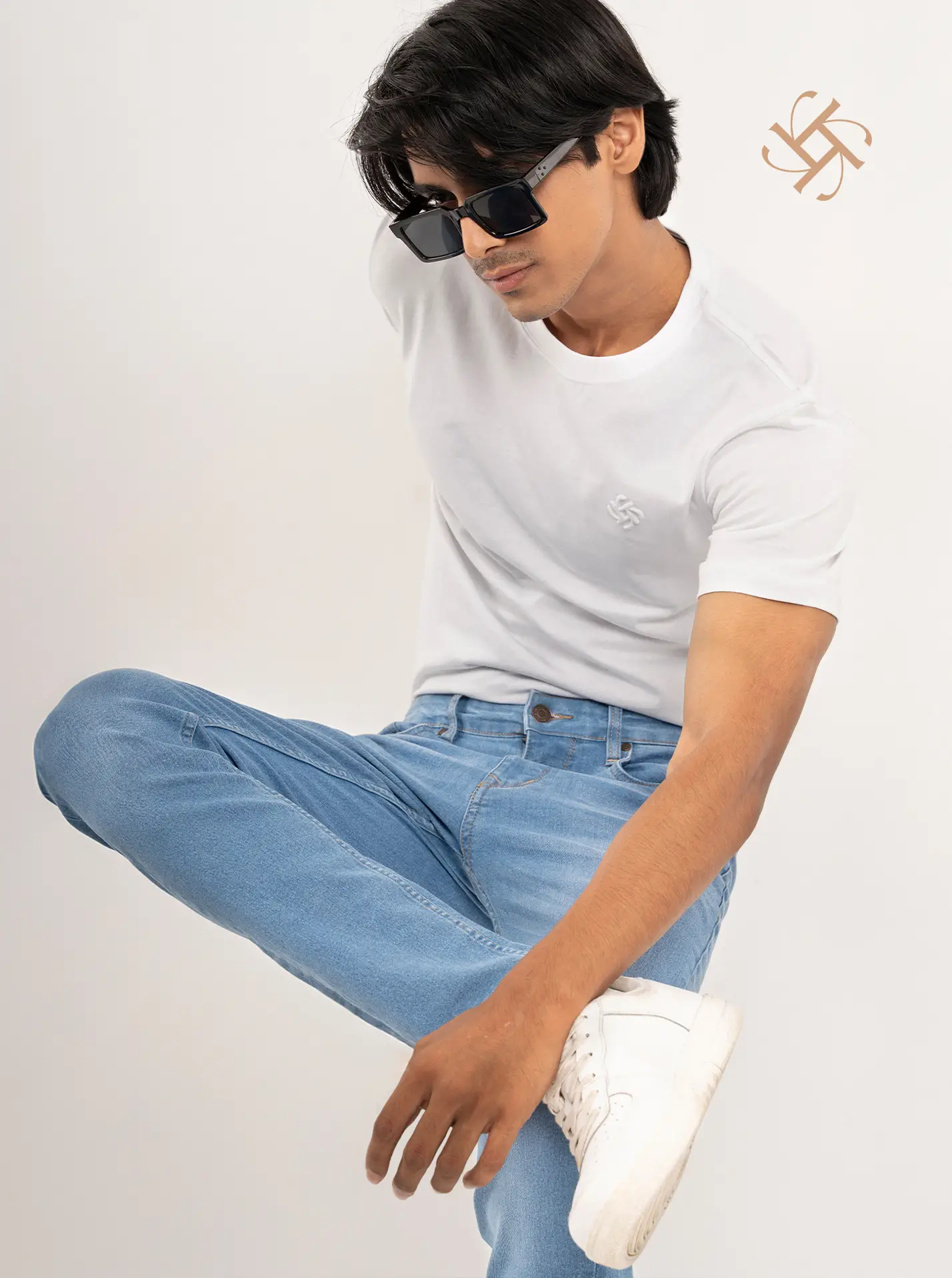 White Solid Color Embossed Logo Crewneck Regular Fit Luxury Addition Cotton Tee - Image 3